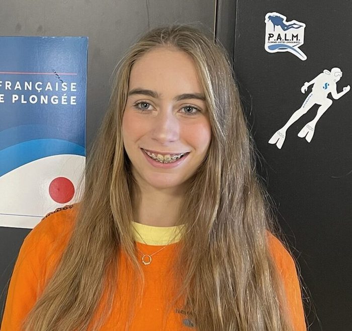 Pauline en plongée avec masque